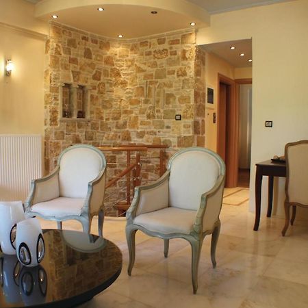 Amazing Home In Artemida With Kitchen Bagian luar foto