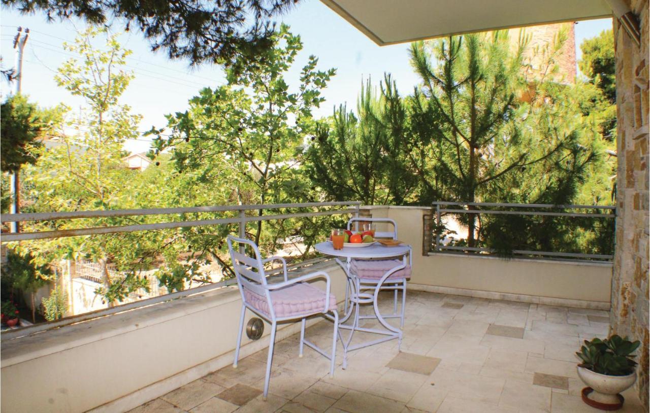 Amazing Home In Artemida With Kitchen Bagian luar foto