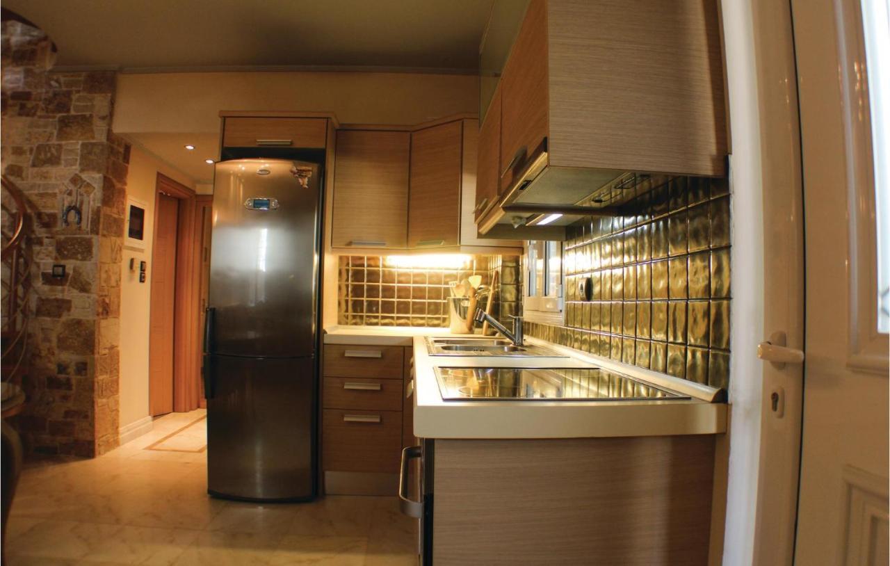 Amazing Home In Artemida With Kitchen Bagian luar foto
