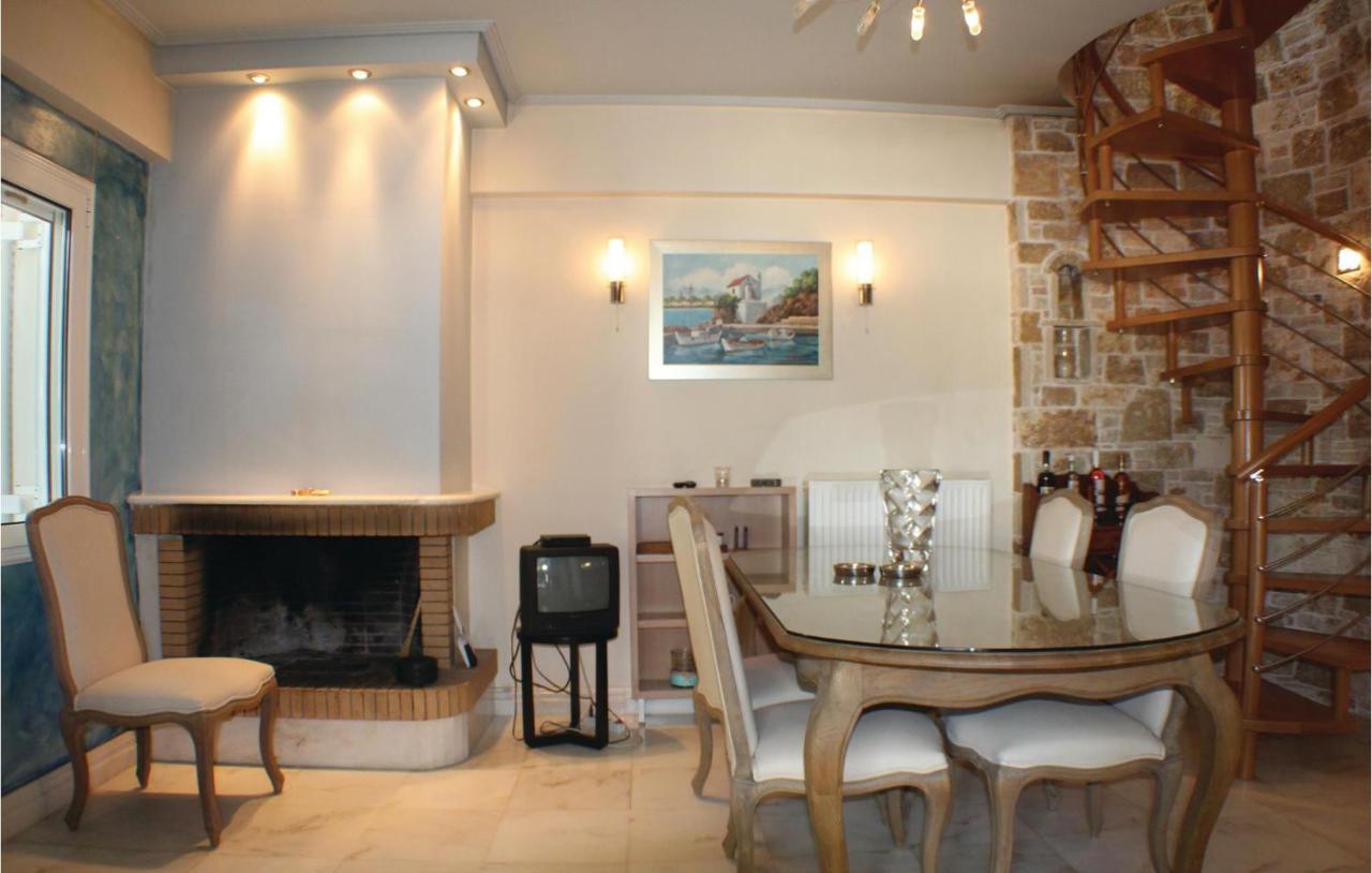 Amazing Home In Artemida With Kitchen Bagian luar foto